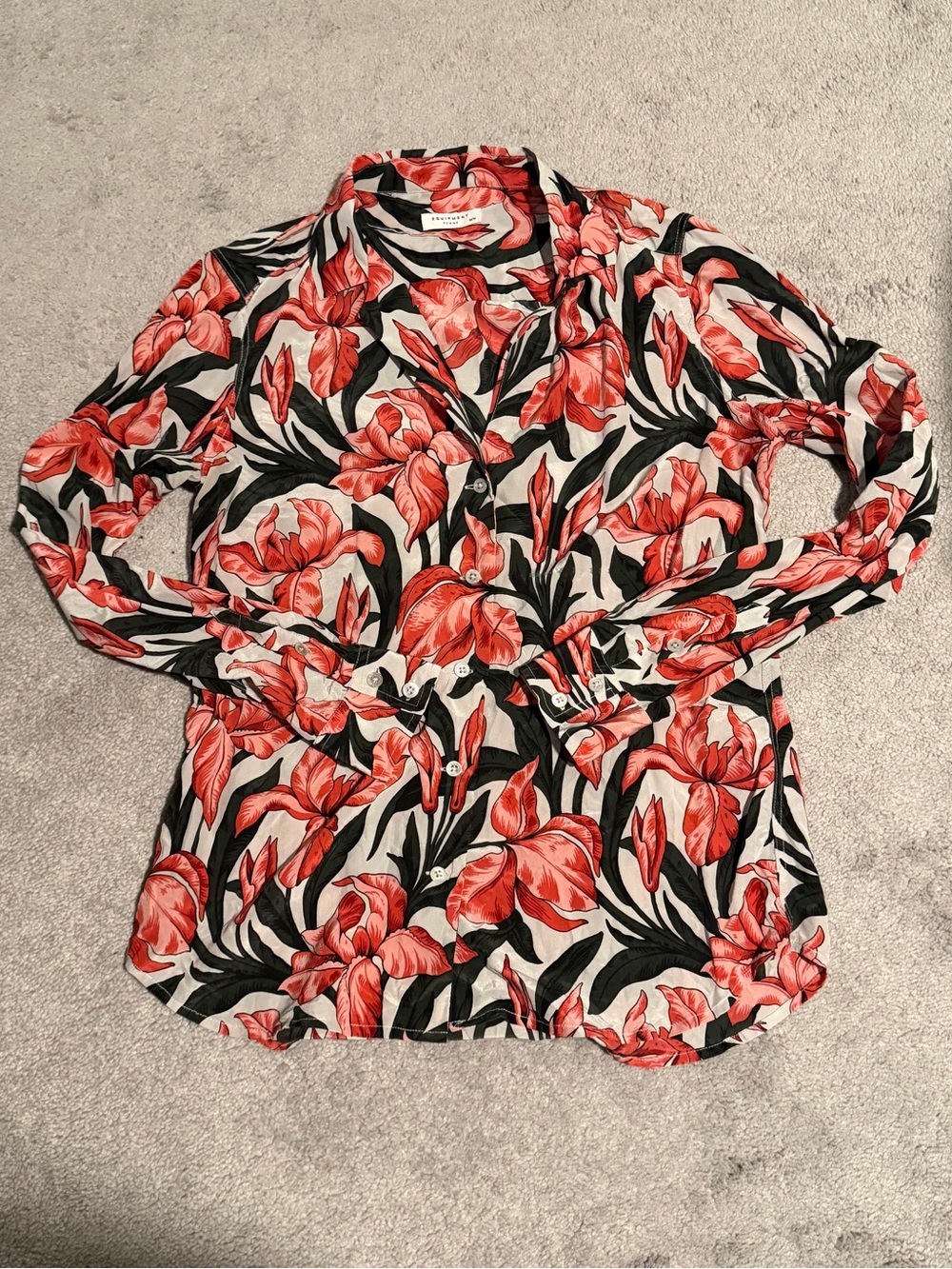 Equipment Femme 100% silk floral button down